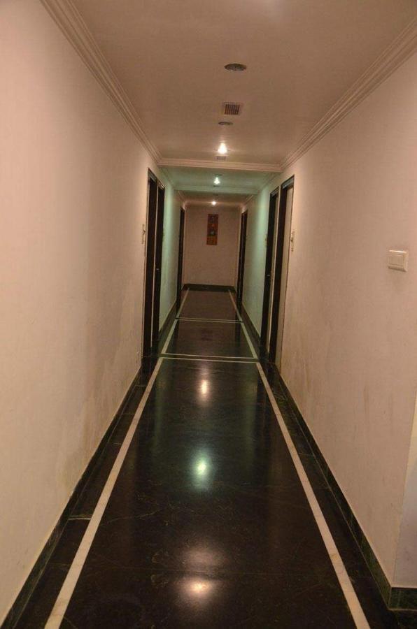 Rass Hotel Kanpur Buitenkant foto