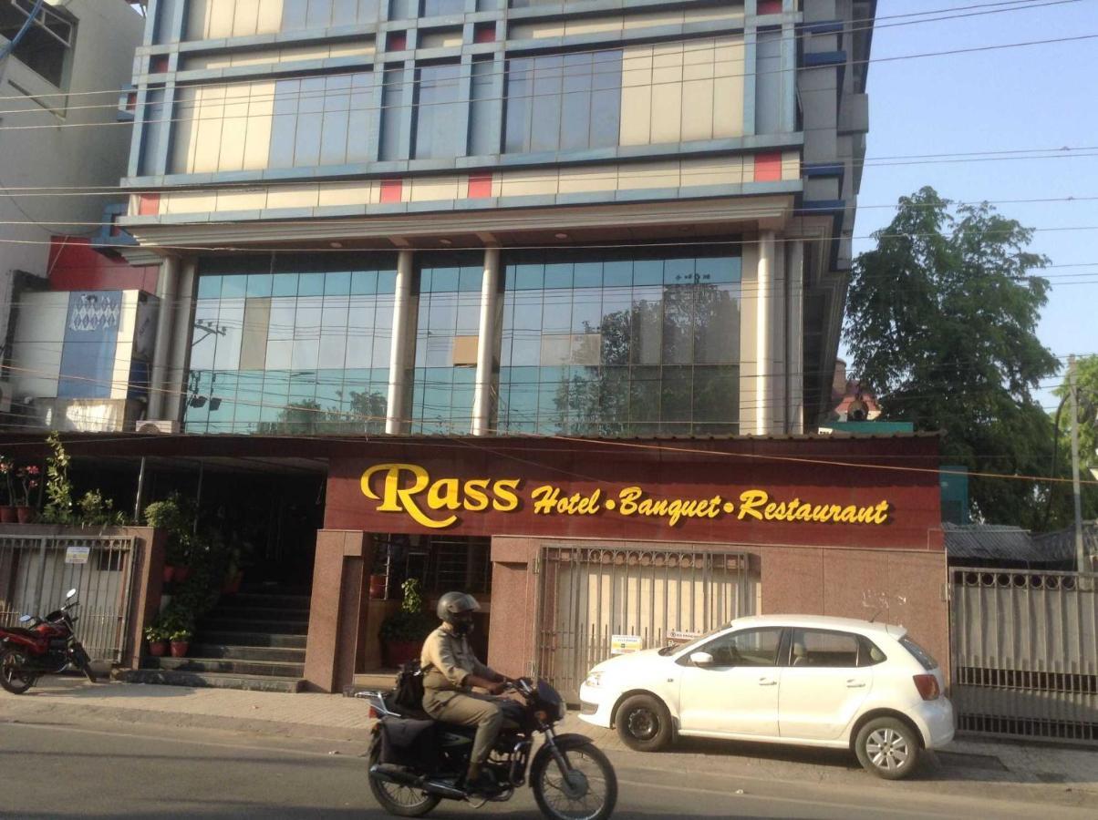 Rass Hotel Kanpur Buitenkant foto