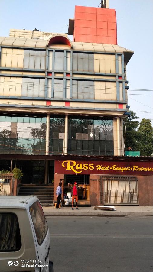 Rass Hotel Kanpur Buitenkant foto