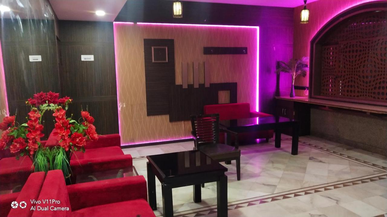 Rass Hotel Kanpur Buitenkant foto