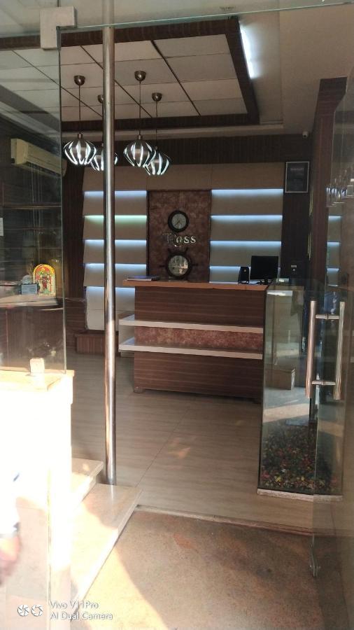 Rass Hotel Kanpur Buitenkant foto