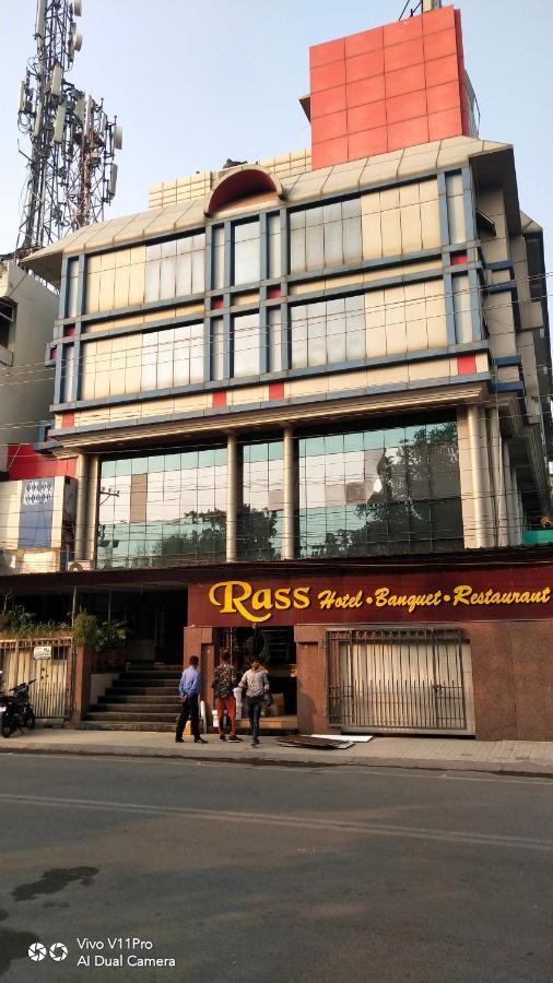 Rass Hotel Kanpur Buitenkant foto