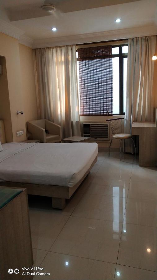 Rass Hotel Kanpur Buitenkant foto