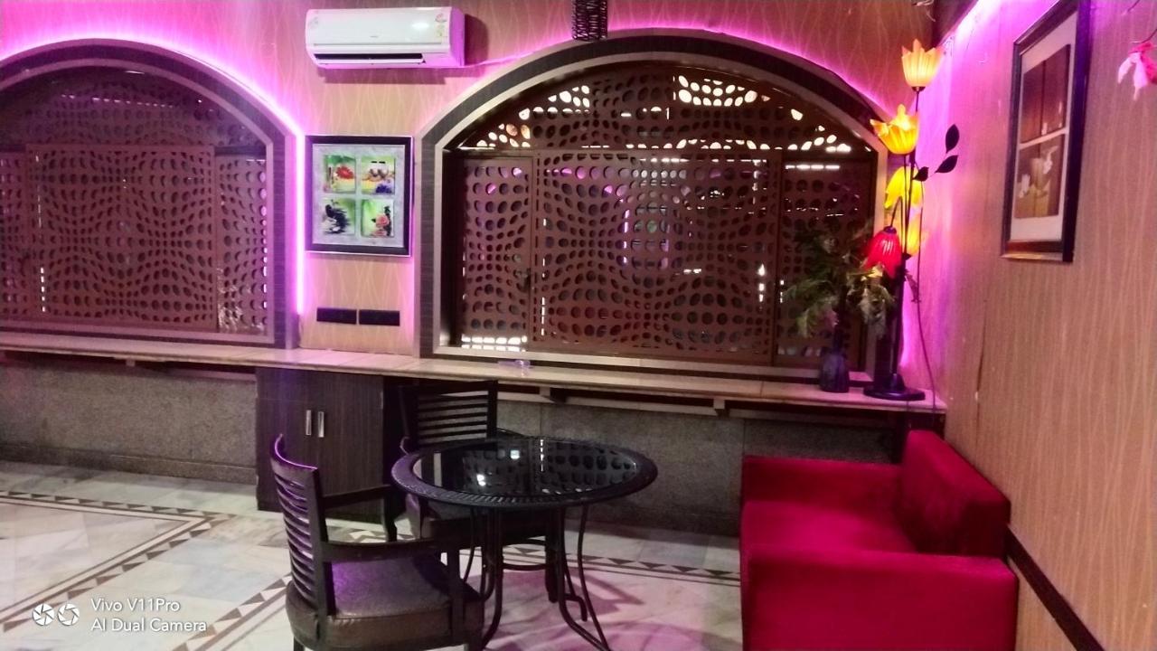 Rass Hotel Kanpur Buitenkant foto