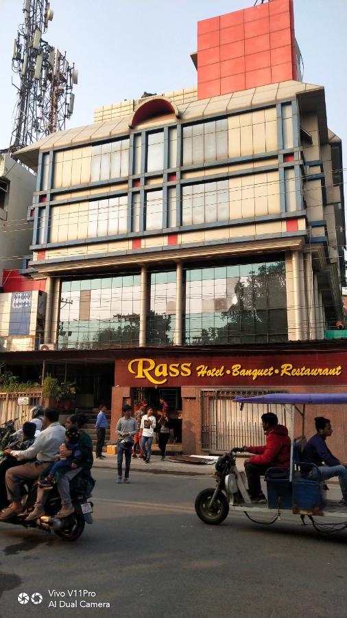 Rass Hotel Kanpur Buitenkant foto