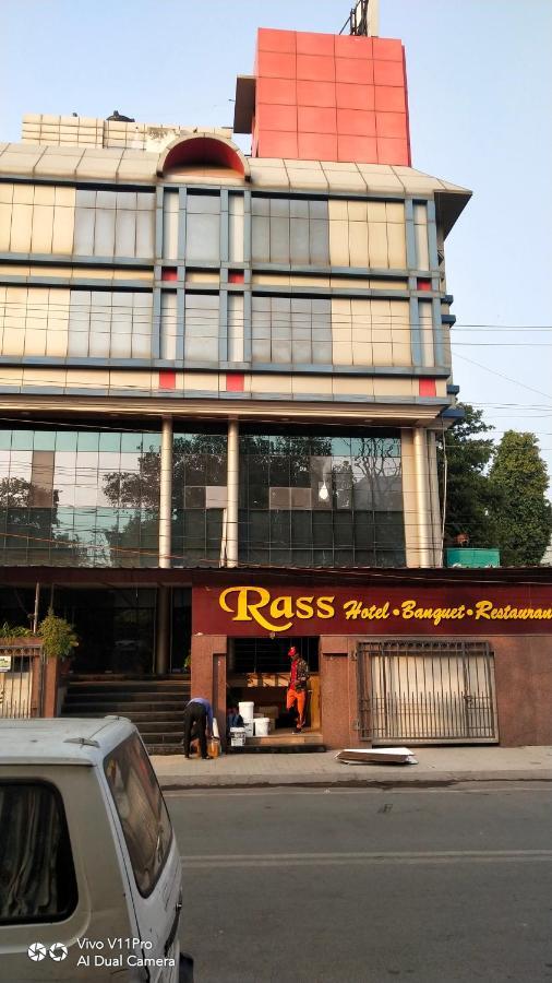 Rass Hotel Kanpur Buitenkant foto