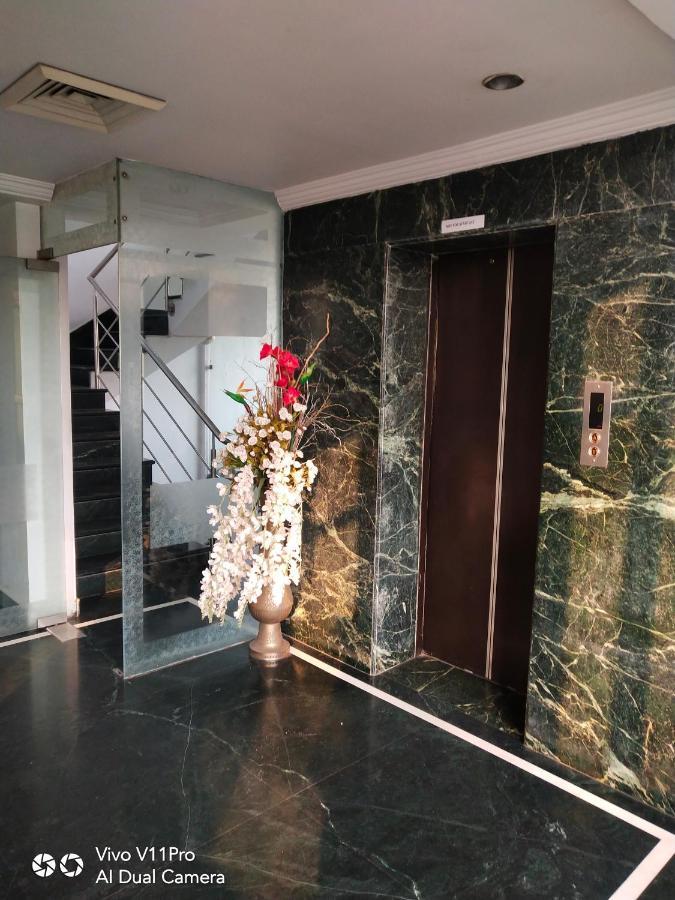 Rass Hotel Kanpur Buitenkant foto