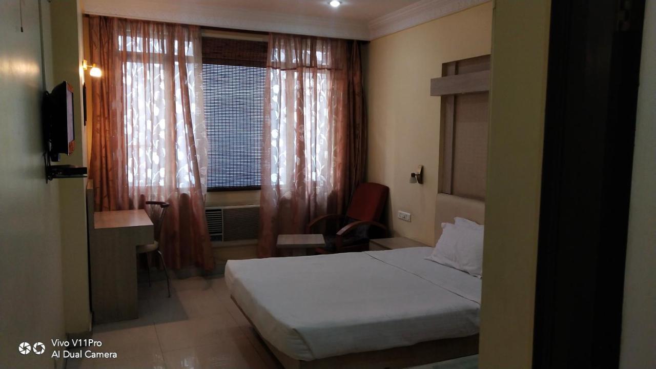 Rass Hotel Kanpur Buitenkant foto