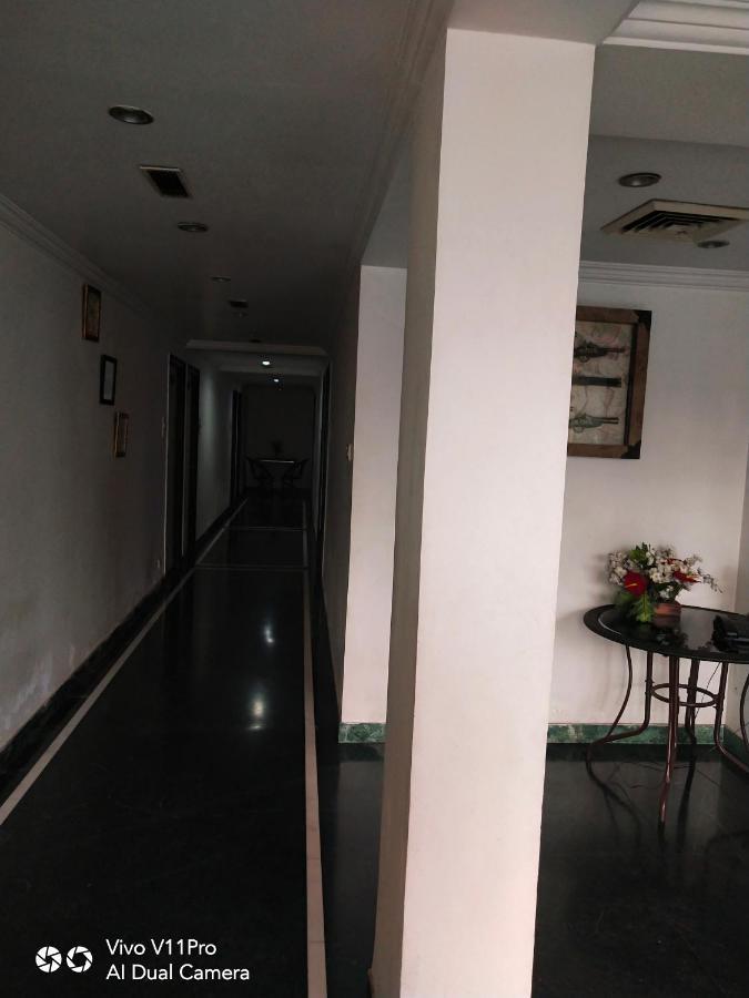 Rass Hotel Kanpur Buitenkant foto